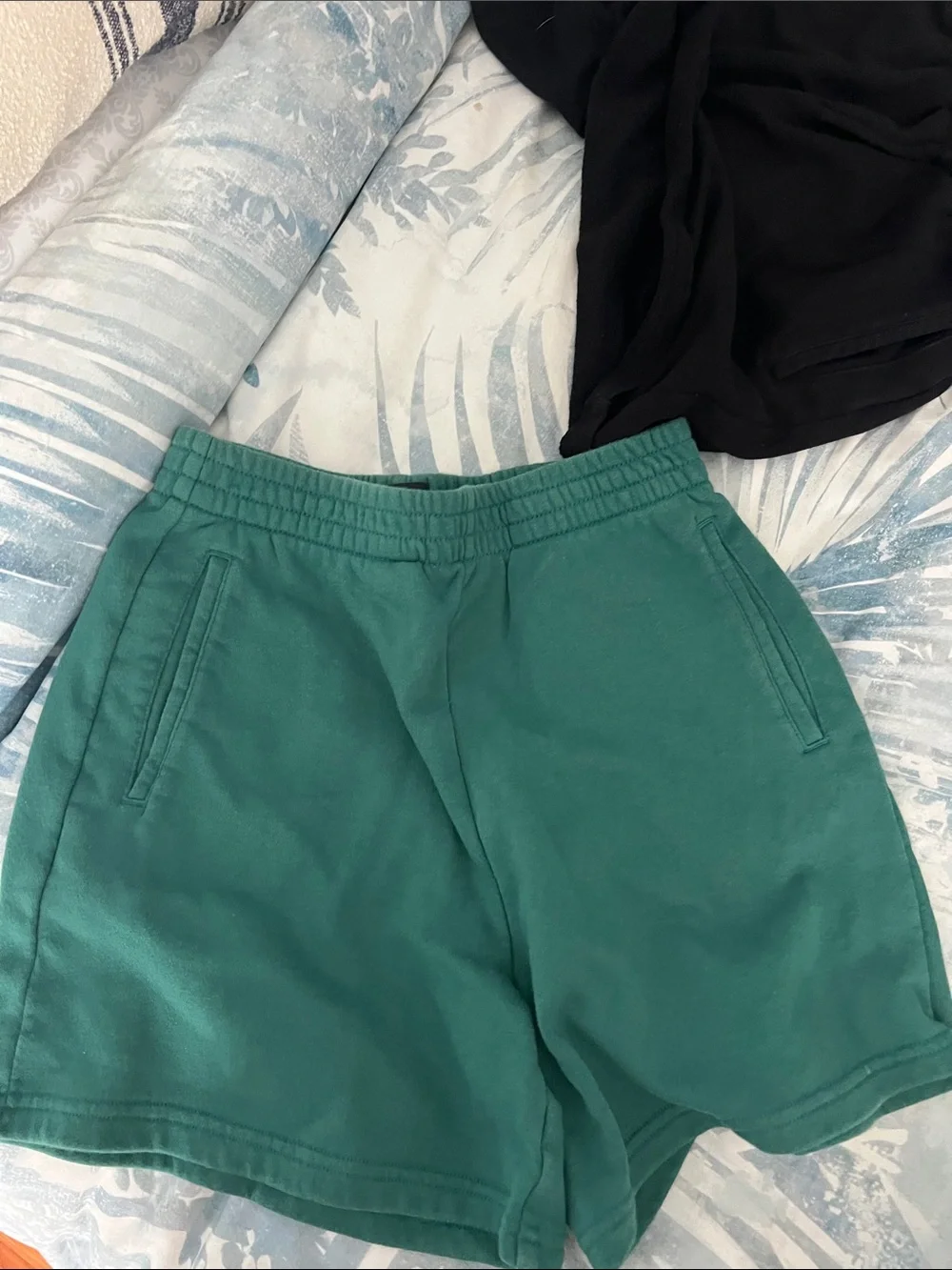 GAP 3-Pack Elastic Waist Shorts in Black and Magenta